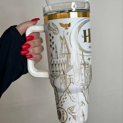 Exklusiv: Individuell gestaltbarer HP STLY Quencher-Becher 1,2 L / 40 oz  + *GRATIS-GESCHENK Set mit 5 Strohhalmabdeckungen* – LIMITIERTE AUFLAGE