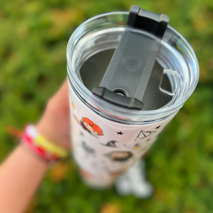 Exklusiv: Individuell gestaltbarer HP STLY Quencher-Becher 1,2 L / 40 oz  + *GRATIS-GESCHENK Set mit 5 Strohhalmabdeckungen* – LIMITIERTE AUFLAGE